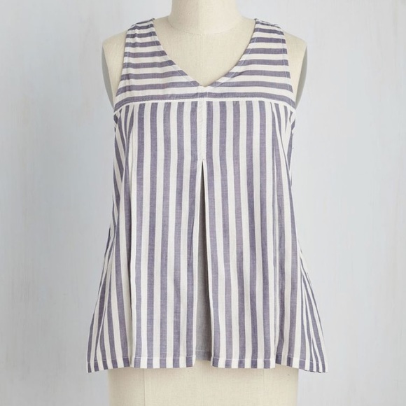 A Lot On My Pleat Top - Picture 1 of 4